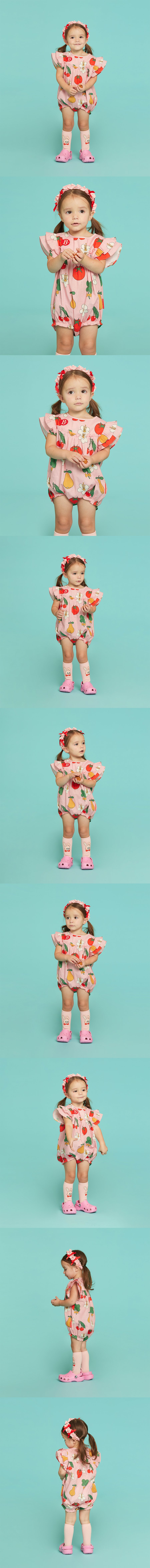 All over fruits flower baby ruffle bodysuit 모델컷