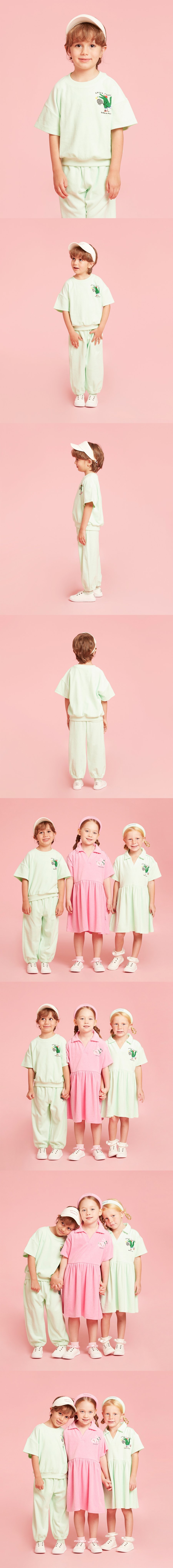 Green crocodile terry short sweatshirt 모델컷